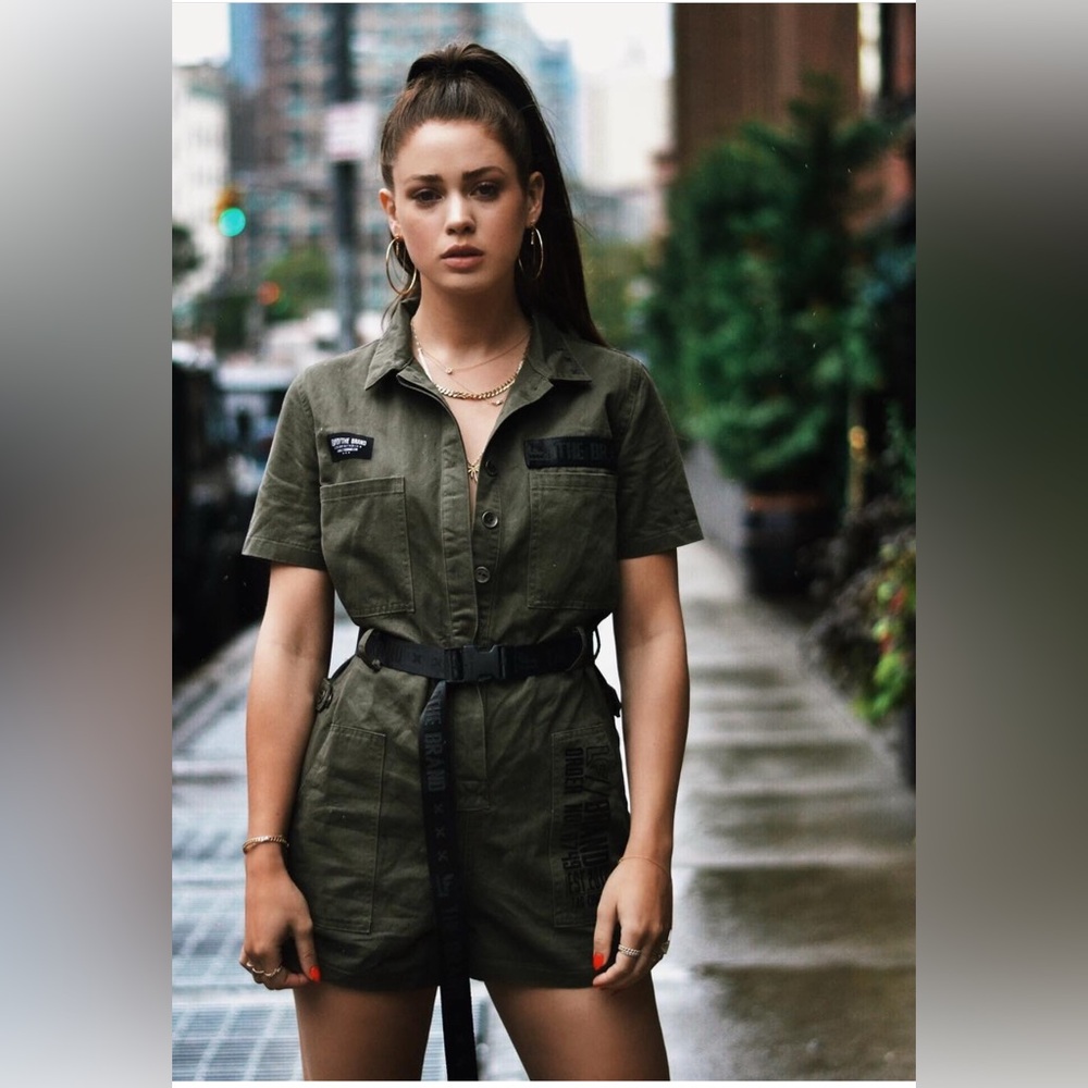 NWT LF The Brand Army Green Military Utility Romper Size XS. - Picture 2 of 8